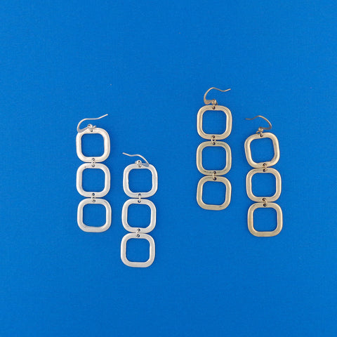 1-002: Silver/gold plated earrings