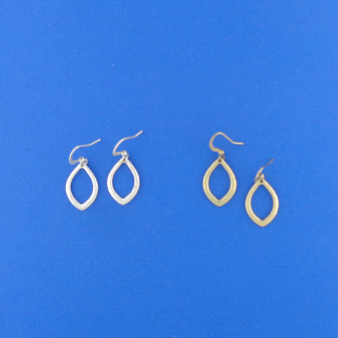 1-007: Silver/gold plated earrings