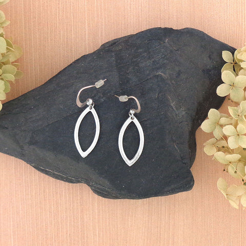 1-033: Silver/gold plated earrings