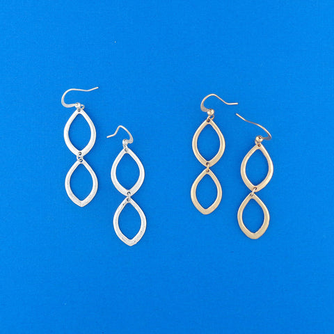 1-008: Silver/gold plated earrings