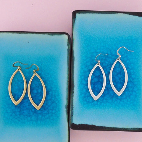 1-034: Silver/gold plated earrings