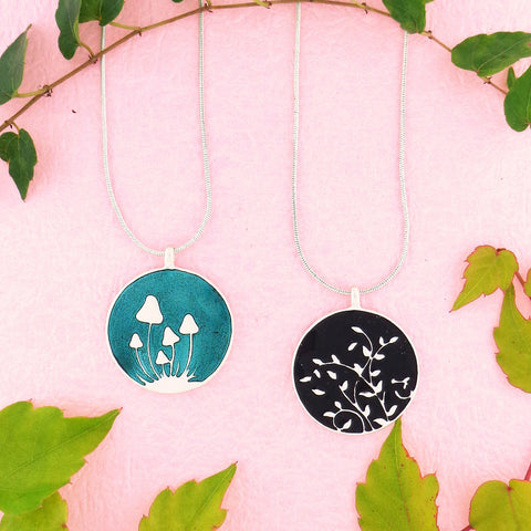 101-013: Enamel Mushroom & Vine Reversible Necklace