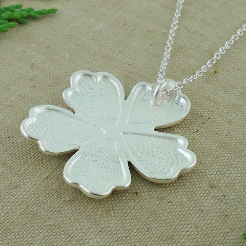 101-064: Handmade Enamel Flower Necklace