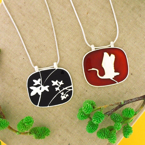 101-025: Handmade Japanese Crane & Leaf Enamel Reversible Necklace