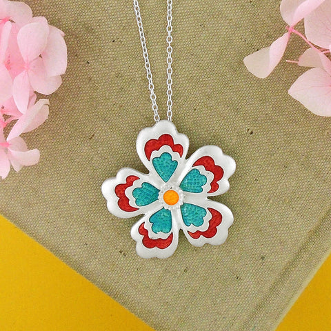101-064: Handmade Enamel Flower Necklace