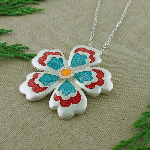101-064: Handmade Enamel Flower Necklace