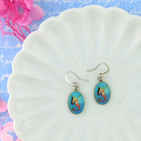 31-003: Dainty earrings-siren