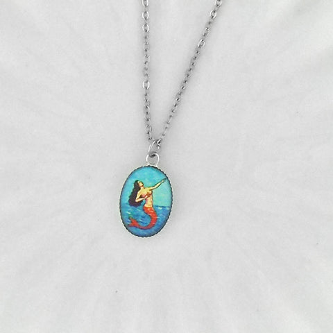 31-003N: Dainty necklace-siren