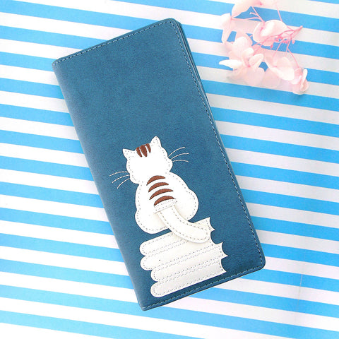 LAVISHY playful bookish cat sitting on books applique vegan large wallet for everyday use, fun gift ideas for family & friends. Wholesale at www.lavishy.com