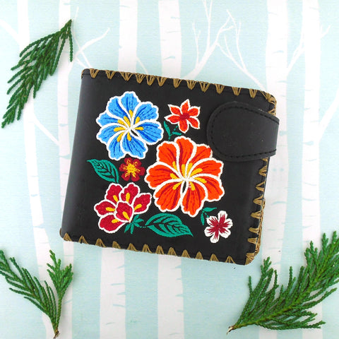 LAVISHY Eco-friendly bohemian style Mexican oilcloth style hibiscus flower pattern embroidered vegan bifold medium wallet for women.