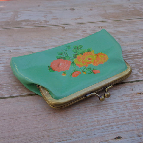 Mlavi retro style Mexican pinup girl print kiss lock frame coin purse