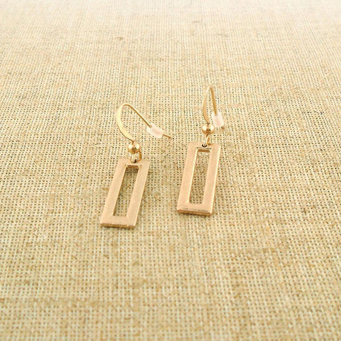 Online shopping for LAVISHY affordable chic silver/gold plated earrings, great for everyday wear & gifts for family & friends. Wholesale at www.lavishy.com for gift shops, boutiques, book stores in Canada, USA & worldwide.