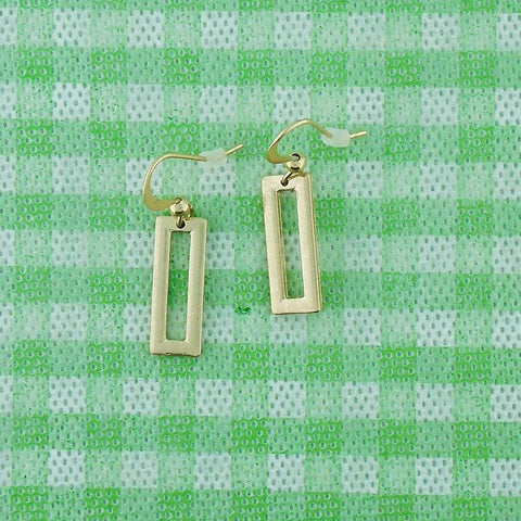 Online shopping for LAVISHY affordable chic silver/gold plated earrings, great for everyday wear & gifts for family & friends. Wholesale at www.lavishy.com for gift shops, boutiques, book stores in Canada, USA & worldwide.