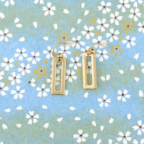 Online shopping for LAVISHY affordable chic silver/gold plated earrings, great for everyday wear & gifts for family & friends. Wholesale at www.lavishy.com for gift shops, boutiques, book stores in Canada, USA & worldwide.