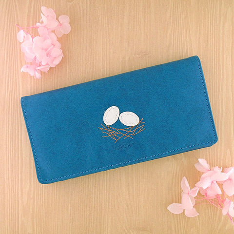 LAVISHY Eco-friendly cruelty free daisy flower applique vegan large wallet