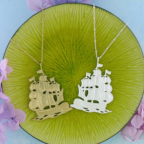 Online shopping for LAVISHY's fun & affordable vintage style reversible vintage look Sailing Ship pendant long necklace. A great gift for you or your girlfriend, wife, co-worker, friend & family. Wholesale at www.lavishy.com with many unique & fun fashion accessories for gift shops & boutiques in Canada, USA & worldwide.