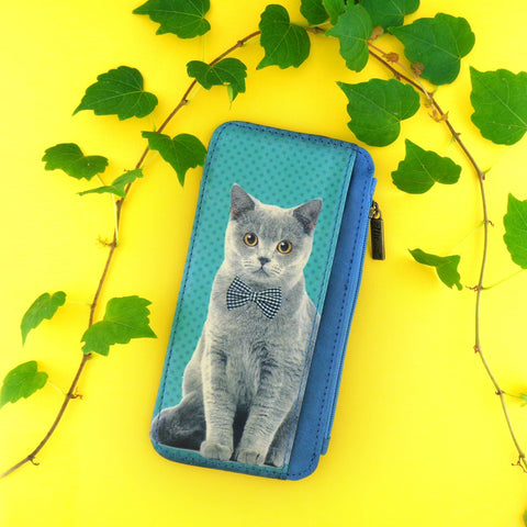 Eco-friendly, cruelty-free, ethically made vegan cardholder with adorable cat print by Mlavi Studio. Great for everyday use or as gift for family & friends. Wholesale at www.mlavi.com to gift shop, clothing & fashion accessories boutiques, book stores.