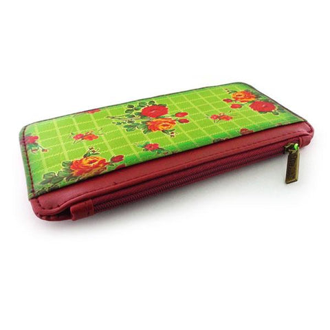 Eco-friendly, cruelty-free, ethically made vegan cardholder with Mexican oil cloth flora print by Mlavi Studio. Great for everyday use or as gift for family & friends. Wholesale at www.mlavi.com to gift shop, clothing & fashion accessories boutiques, book stores.