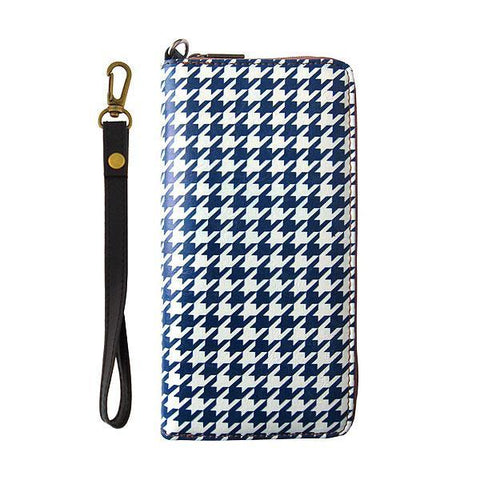Mlavi Houndstooth pattern print wristlet large wallet for women made with Eco-friendly & cruelty free vegan materials. Great for everyday use, travel or as gift for family & friends. Wholesale at www.mlavi.com to gift shop, clothing & fashion accessories boutiques, book stores in Canada, USA & worldwide.