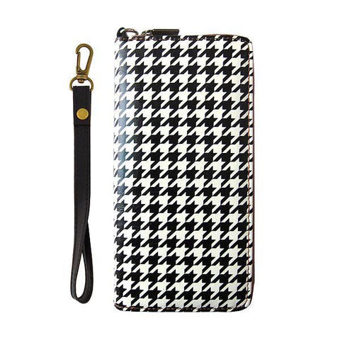 Mlavi Houndstooth pattern print wristlet large wallet for women made with Eco-friendly & cruelty free vegan materials. Great for everyday use, travel or as gift for family & friends. Wholesale at www.mlavi.com to gift shop, clothing & fashion accessories boutiques, book stores in Canada, USA & worldwide.