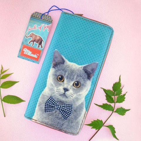 Eco-friendly, cruelty-free, ethically made vegan/faux leather large zipper wallet with cute big blue eye cat print by Mlavi Studio. It can carry smart phone & passport. Wholesale at www.mlavi.com for gift shops, fashion accessories & clothing boutiques in Canada, USA & worldwide.