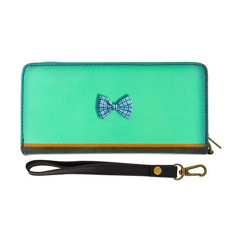 Mlavi Eco-friendly vegan large wristlet wallet with daddy llama & baby llama print for everyday use, travel or as gift for family & friends. Wholesale at www.mlavi.com