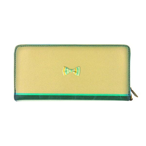 Mlavi Eco-friendly vegan large wristlet wallet with pug daddy and pug puppy print. Great for everyday use, travel or as gift for dog loving family & friends. Wholesale at www.mlavi.com for gift shops, fashion accessories & clothing boutiques in Canada, USA & worldwide.