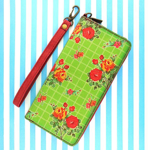 Mexican oilcloth style rose flower print green vegan wristlet wallet for every use, travel or as gift for family & friends. Wholesale at www.mlavi.com