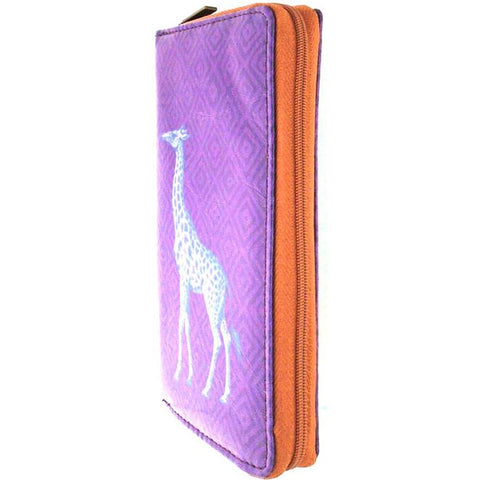Mlavi Eco-friendly, cruelty-free vegan/faux leather giraffe print large zipper closure wallet. Wholesale available at https://www.mlavi.com/animal-collection.html to gift shops, fashion accessories and clothing boutiques in Canada, USA and around the world.