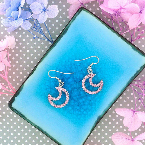 Online shopping for Rhodium or 12k gold plated moon earrings with Austrian crystal accent. A great gift for you or your girlfriend, wife, co-worker, friend & family. Wholesale at www.lavishy.com with many unique & fun fashion accessories.