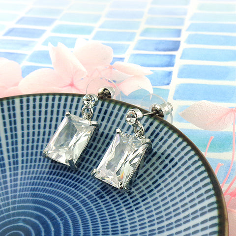 Online shopping for Austrian crystal earrings with cubic zirconia drop. A great gift for you or your girlfriend, wife, co-worker, friend & family. Wholesale available at www.lavishy.com with many unique & fun fashion accessories.