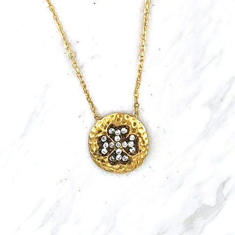 Online shopping for handmade crystal studded four leaf clover pendant gold filled necklace. It is a lucky gift for yourself or family and friends.